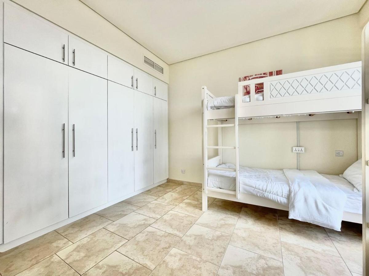 Ar Holiday Home Jbr Dubai Exteriör bild